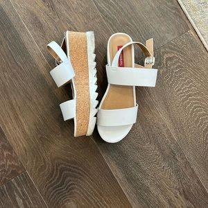 UnionBay white platform sandals women’s size 8